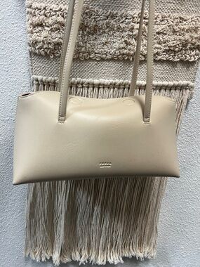 Freja Leather Shoulder Bag